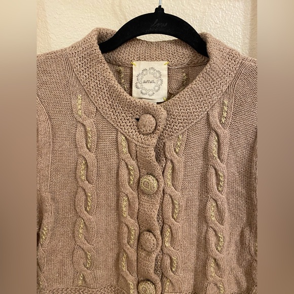 Button up knit cardigan by Lia Molly from anthropologie. Size Medium. - Picture 5 of 6